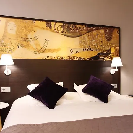Golden Tulip Washington Opera 4*