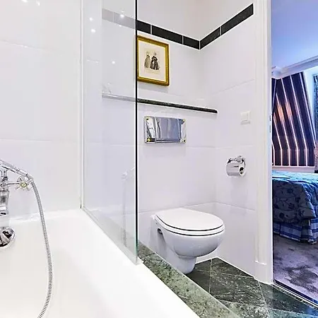 Golden Tulip Washington Opera 4*