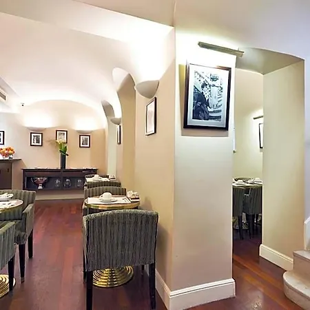 Golden Tulip Washington Opera 4*