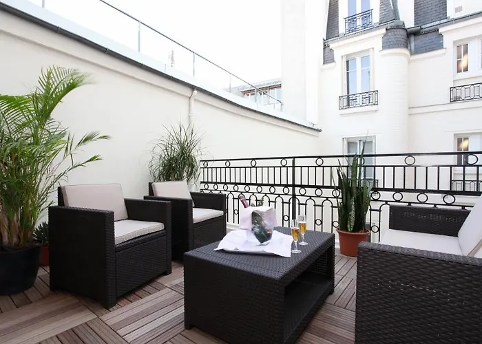 Golden Tulip Washington Opera Hotel