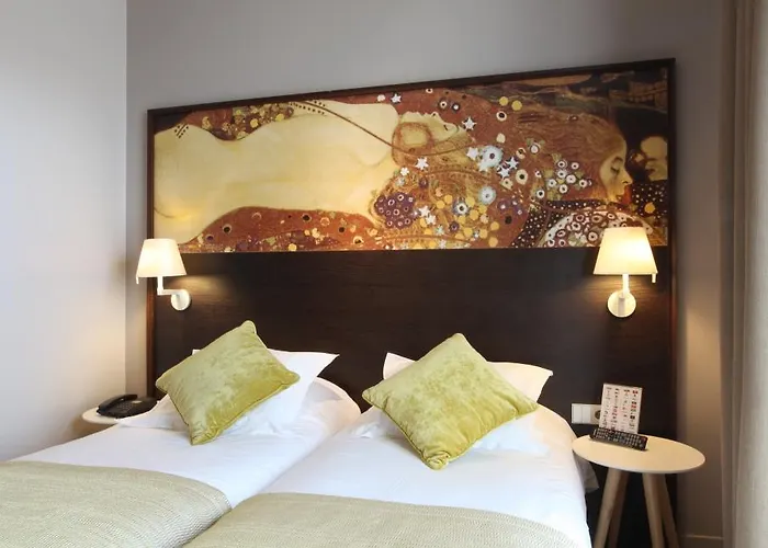 Golden Tulip Washington Opera