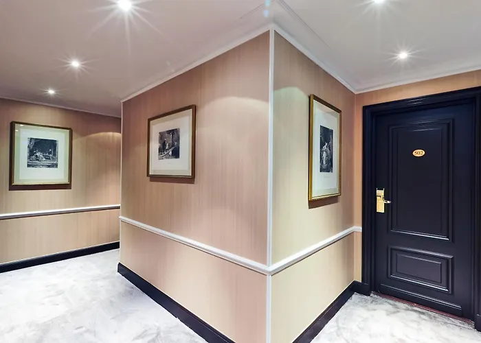 Hotel Golden Tulip Washington Opera 4*