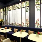 Golden Tulip Washington Opera Hotel 4*