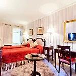 Golden Tulip Washington Opera 4*