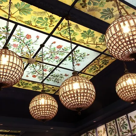 Golden Tulip Washington Opera מלון
